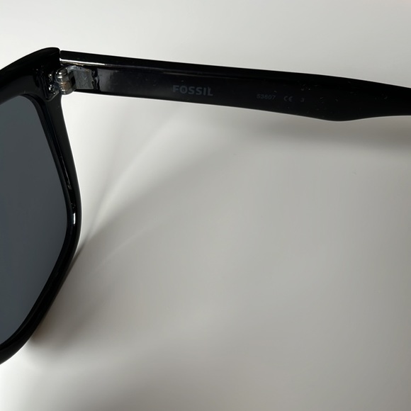 Fossil Sunglasses - Picture 3 of 4